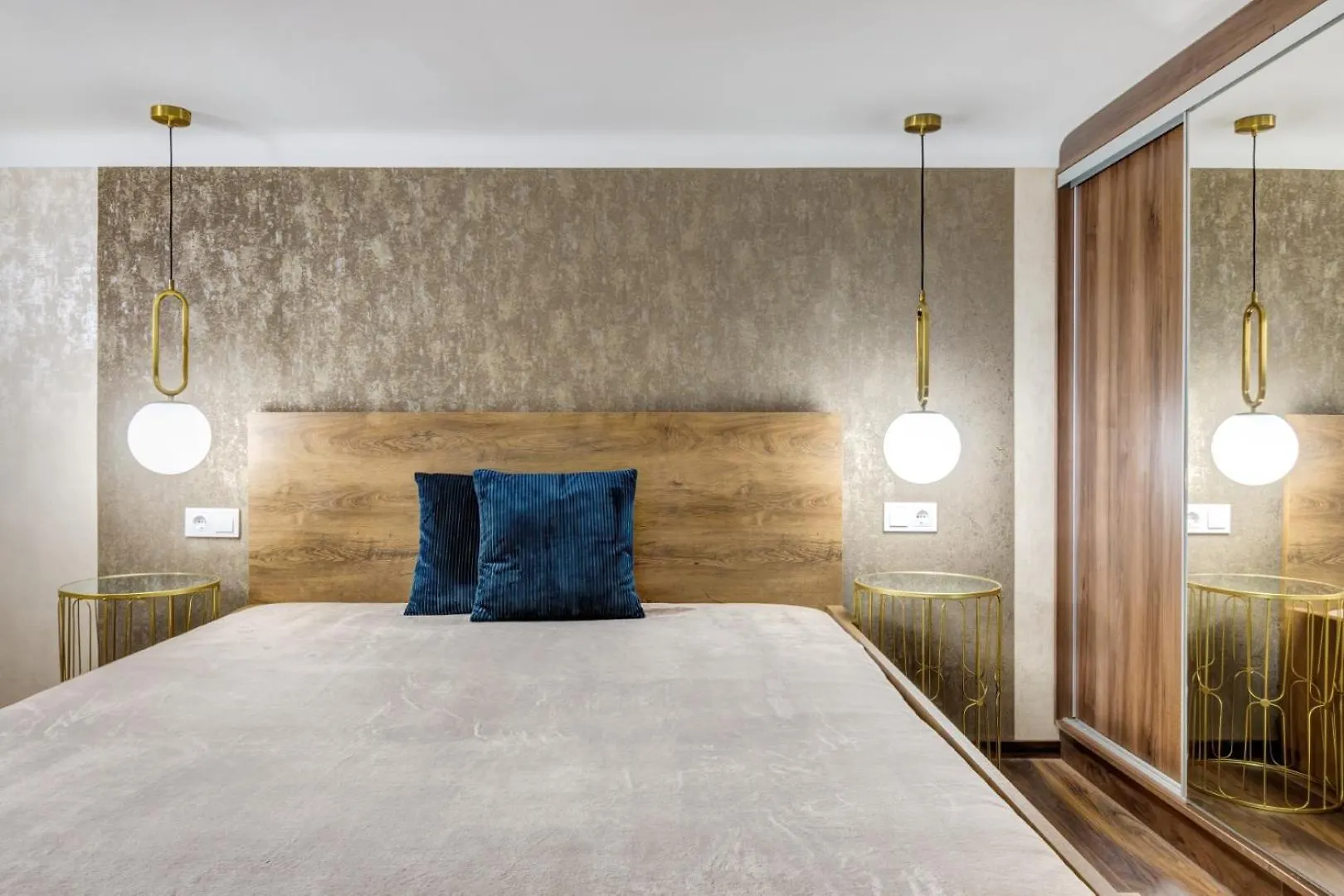Mega Deal - Szekely Luxury Apartments Budapest
